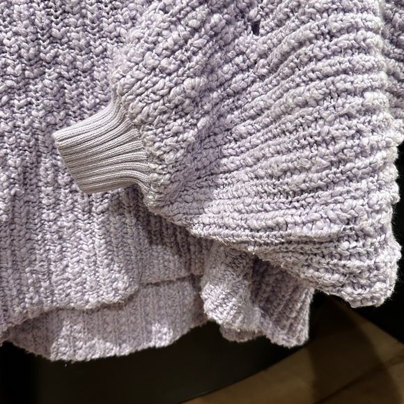 Knitted lilac crop sweater - Picture 8 of 11